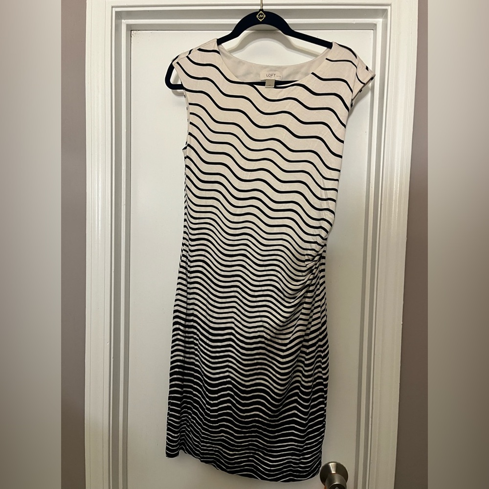 LOFT white and Black Wave Midi Dress size:MP